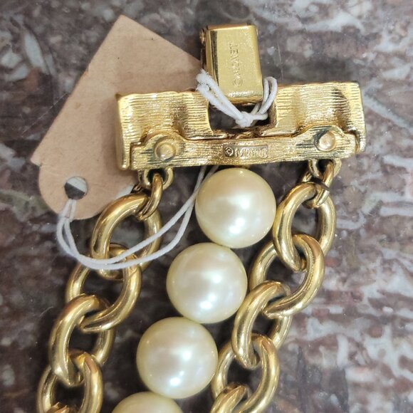 Vintage Monet Bracelet Gold Tone Chain Link Faux Pearl - Picture 2 of 4